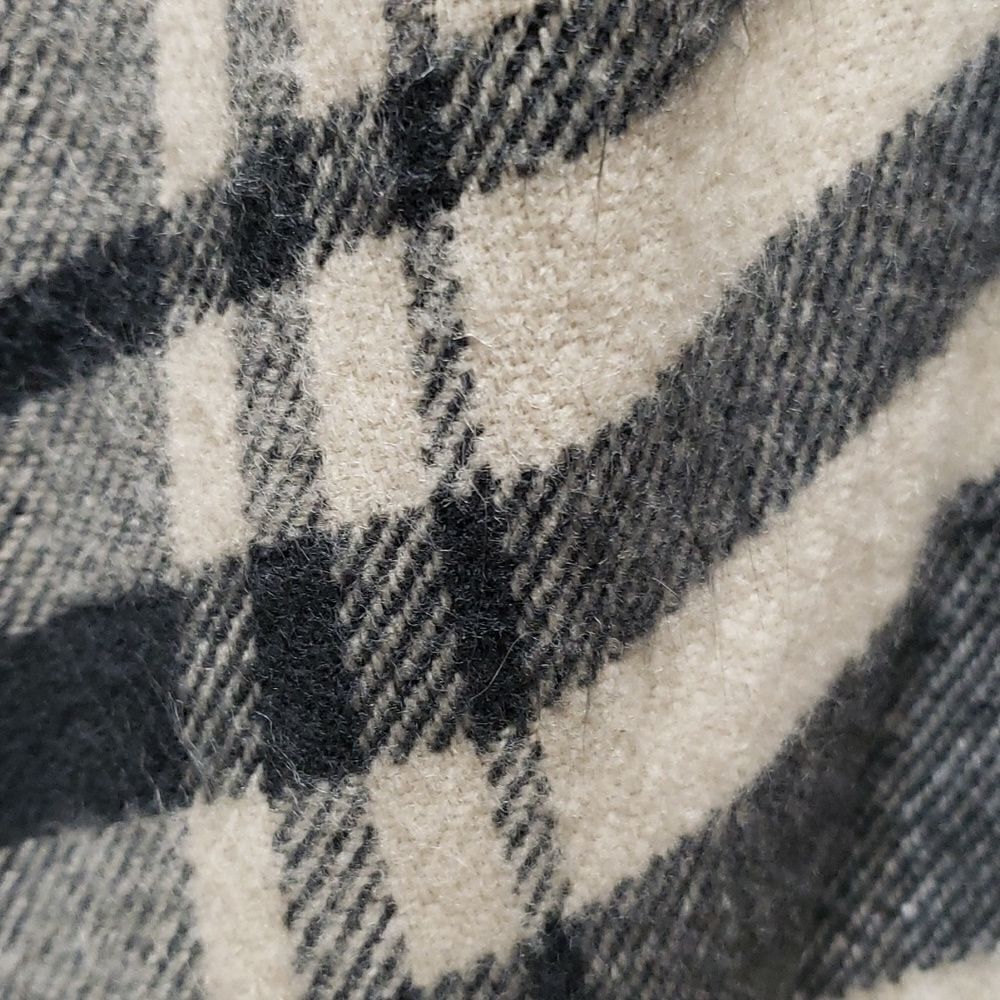 Timless Classic Plaid Shawl Wrap sz OS - Picture 5 of 6